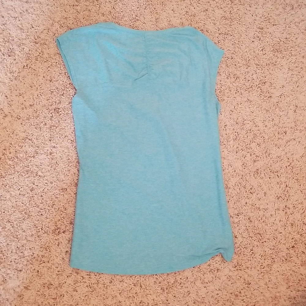 Balance Collection VNeck Ruched Back Top Small - Picture 7 of 12